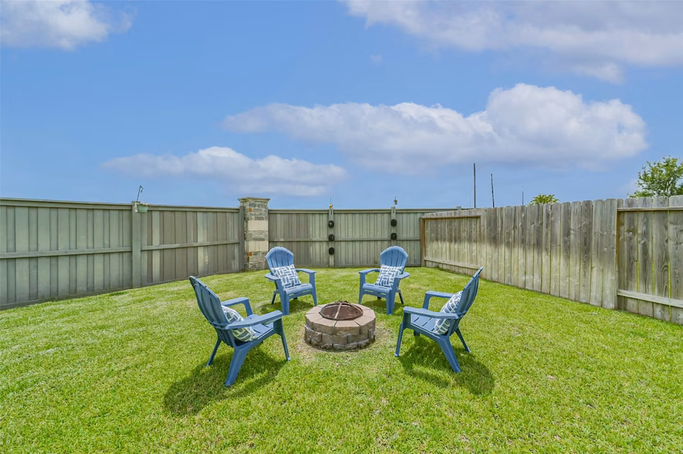 Photo of 906 Dairy Prairie Drive, Rosharon, TX