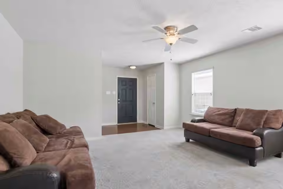 Photo 4 of 2702 Skyview Knoll Court, Houston, TX