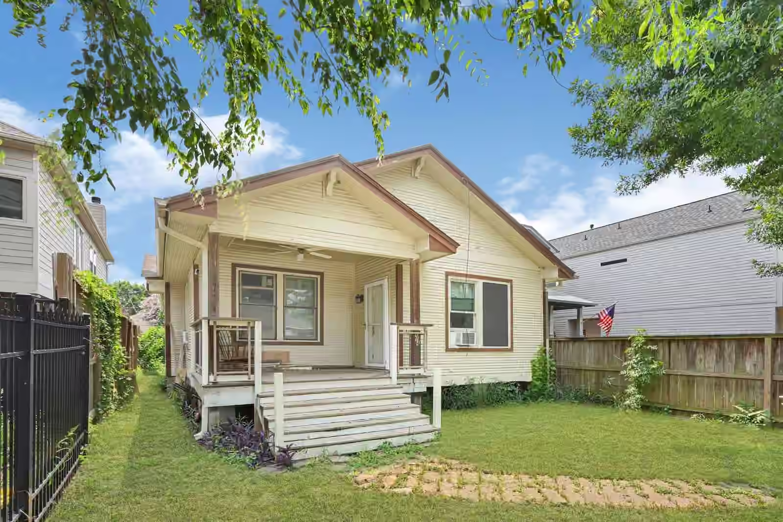 Photo of 714 Waverly Street, Houston, TX
