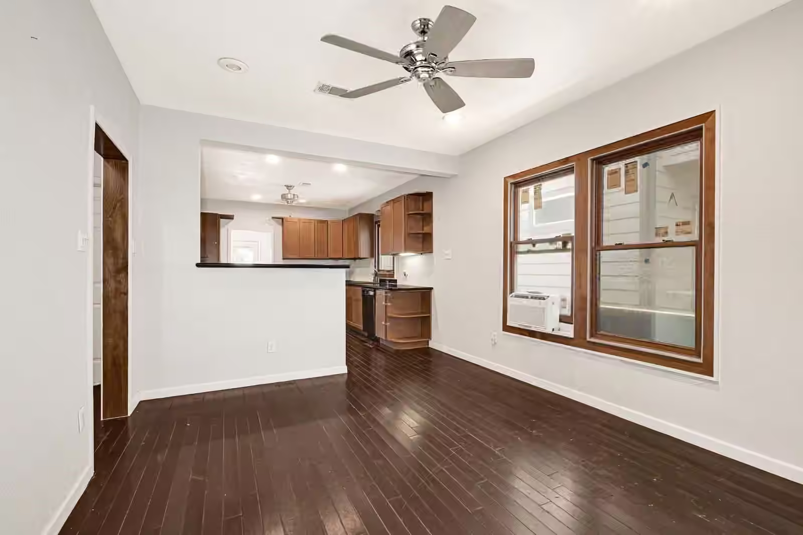 Photo 4 of 714 Waverly Street, Houston, TX
