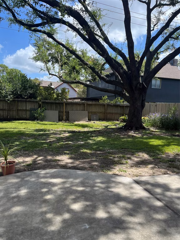 Photo 3 of 14507 Sun Harbor Drive, Houston, TX