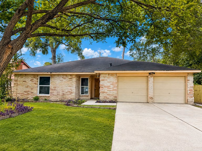 Photo of 19011 Droitwich Drive, Humble, TX 77346