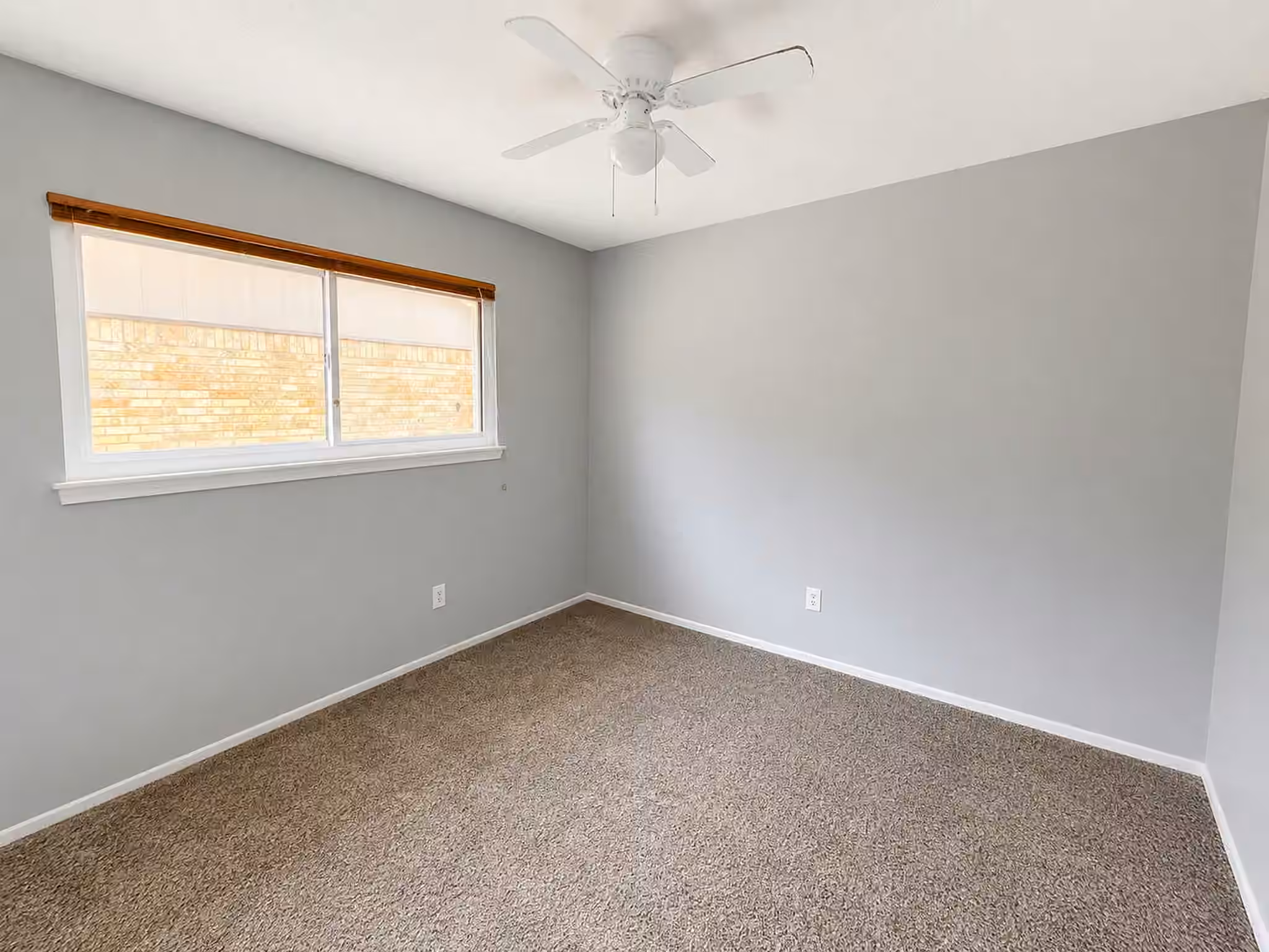 Photo 5 of 19011 Droitwich Drive, Humble, TX