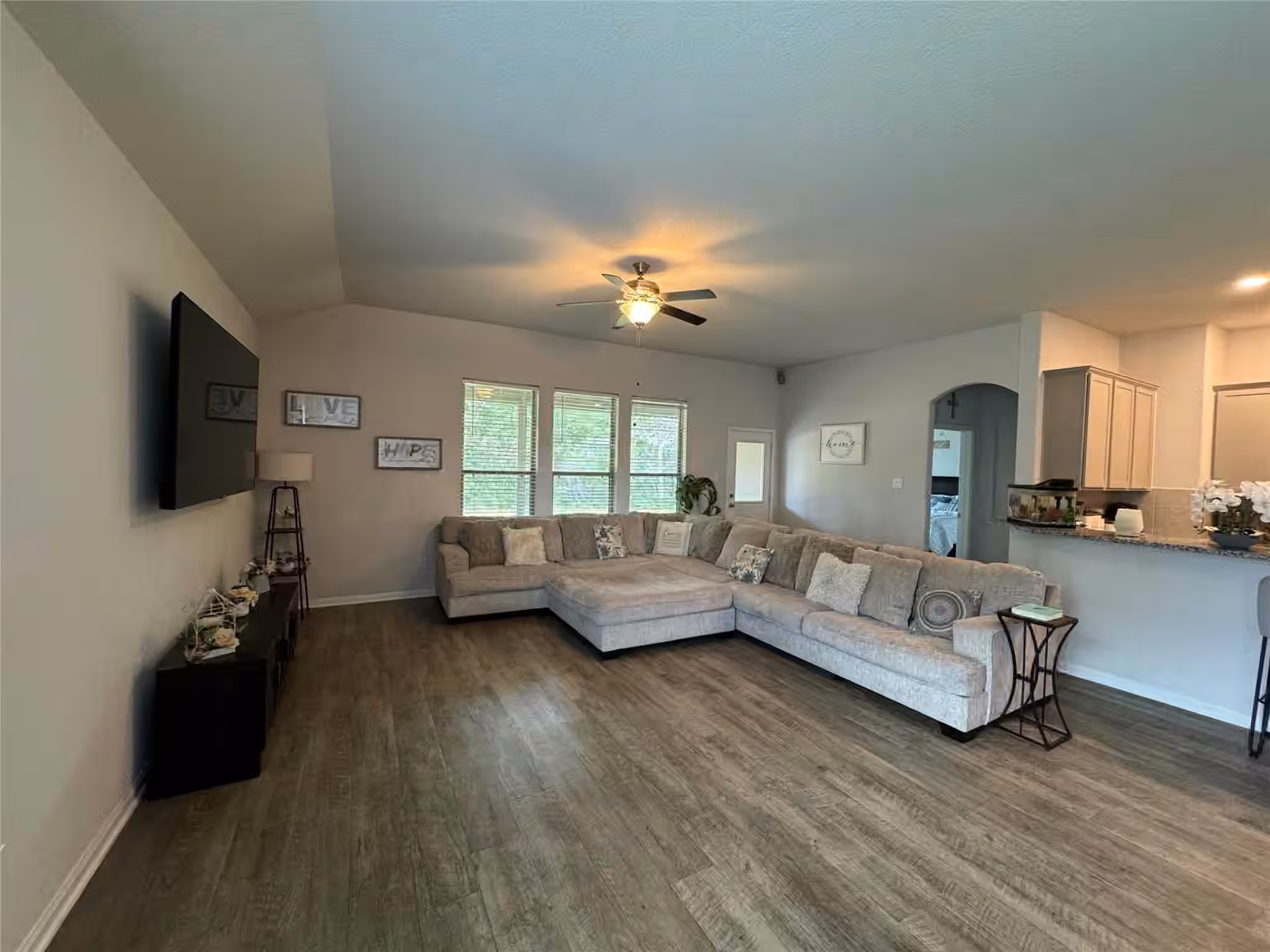 Photo 4 of 6102 Hazel Lake Drive, Conroe, TX