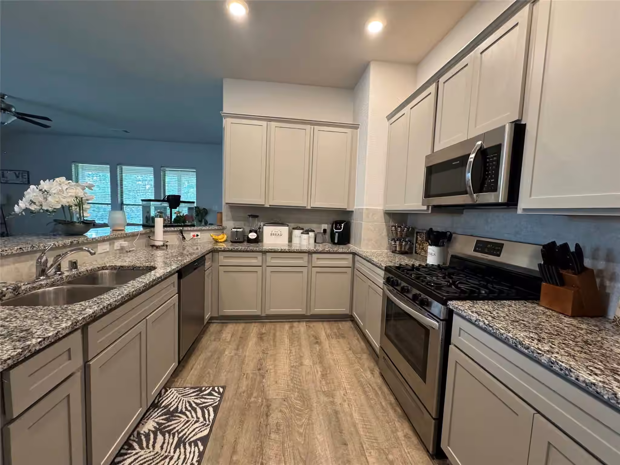 Photo 5 of 6102 Hazel Lake Drive, Conroe, TX