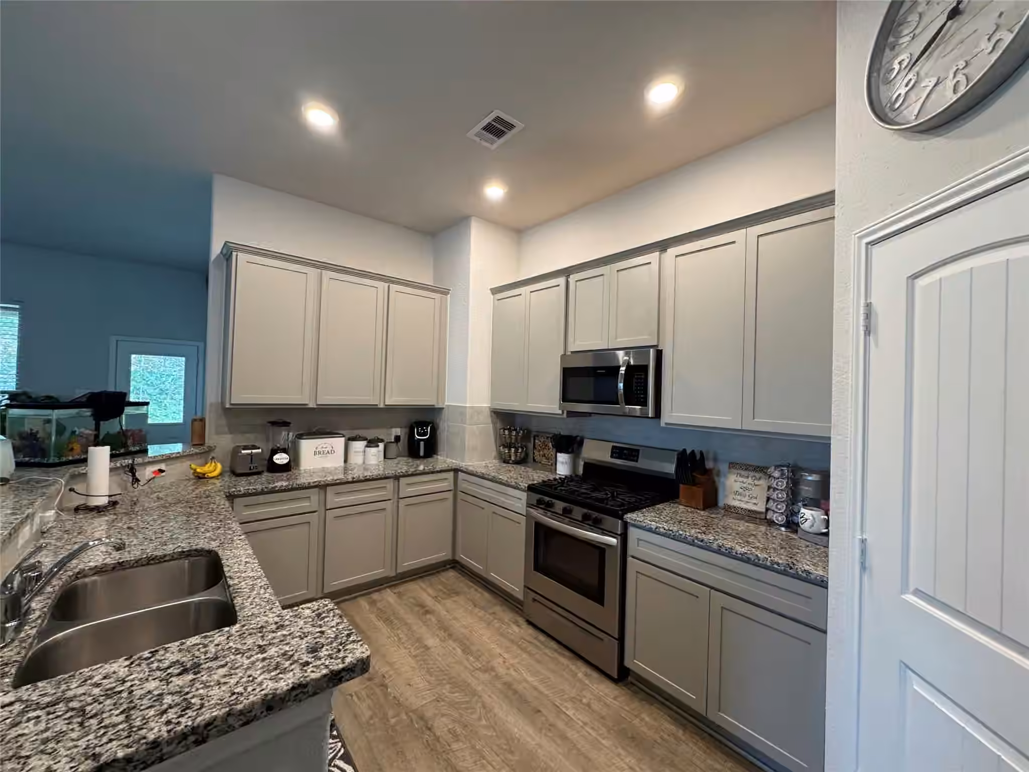 Photo 6 of 6102 Hazel Lake Drive, Conroe, TX