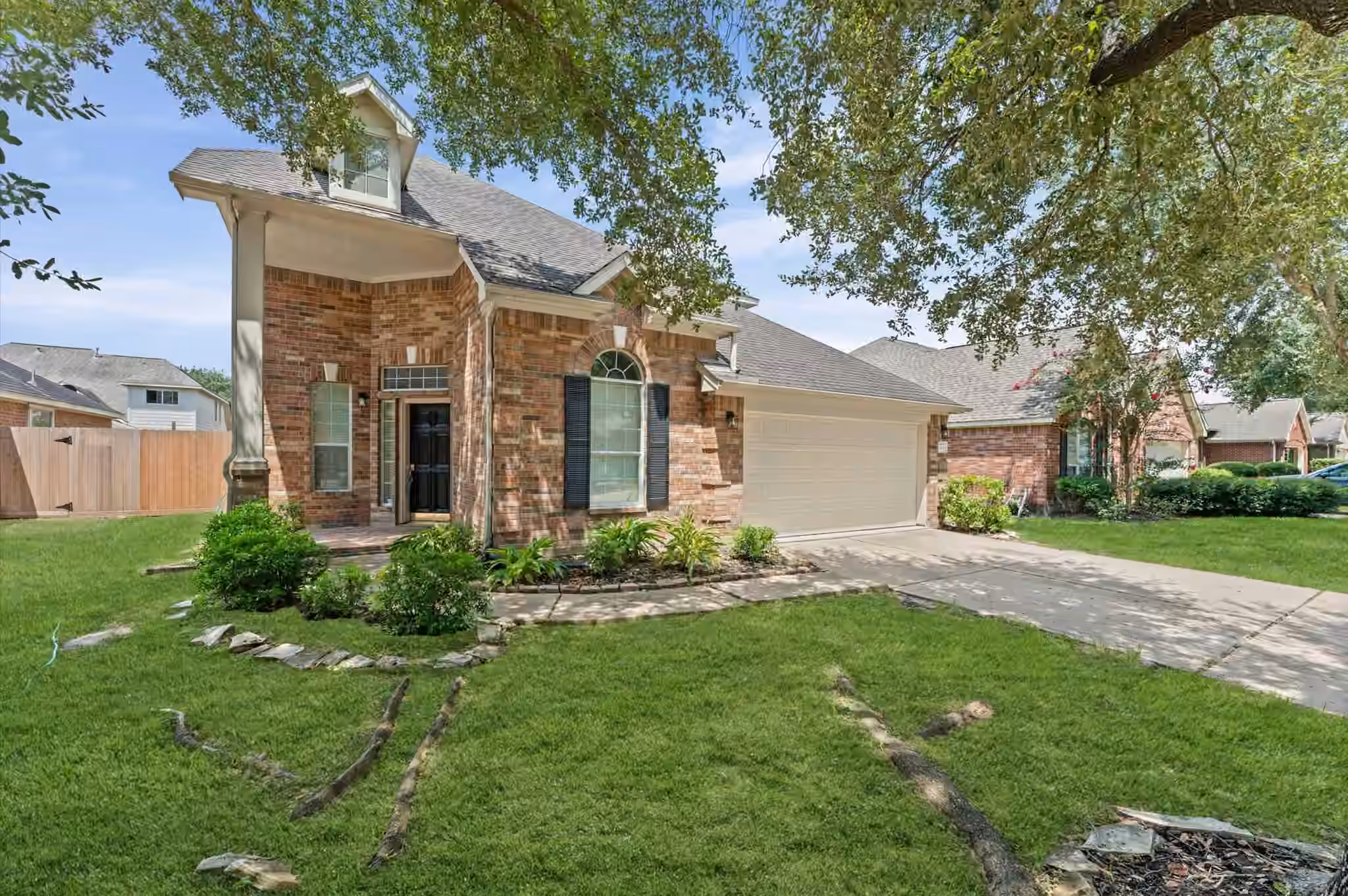 Photo 2 of 4923 Harbor Glen Lane, Houston, TX