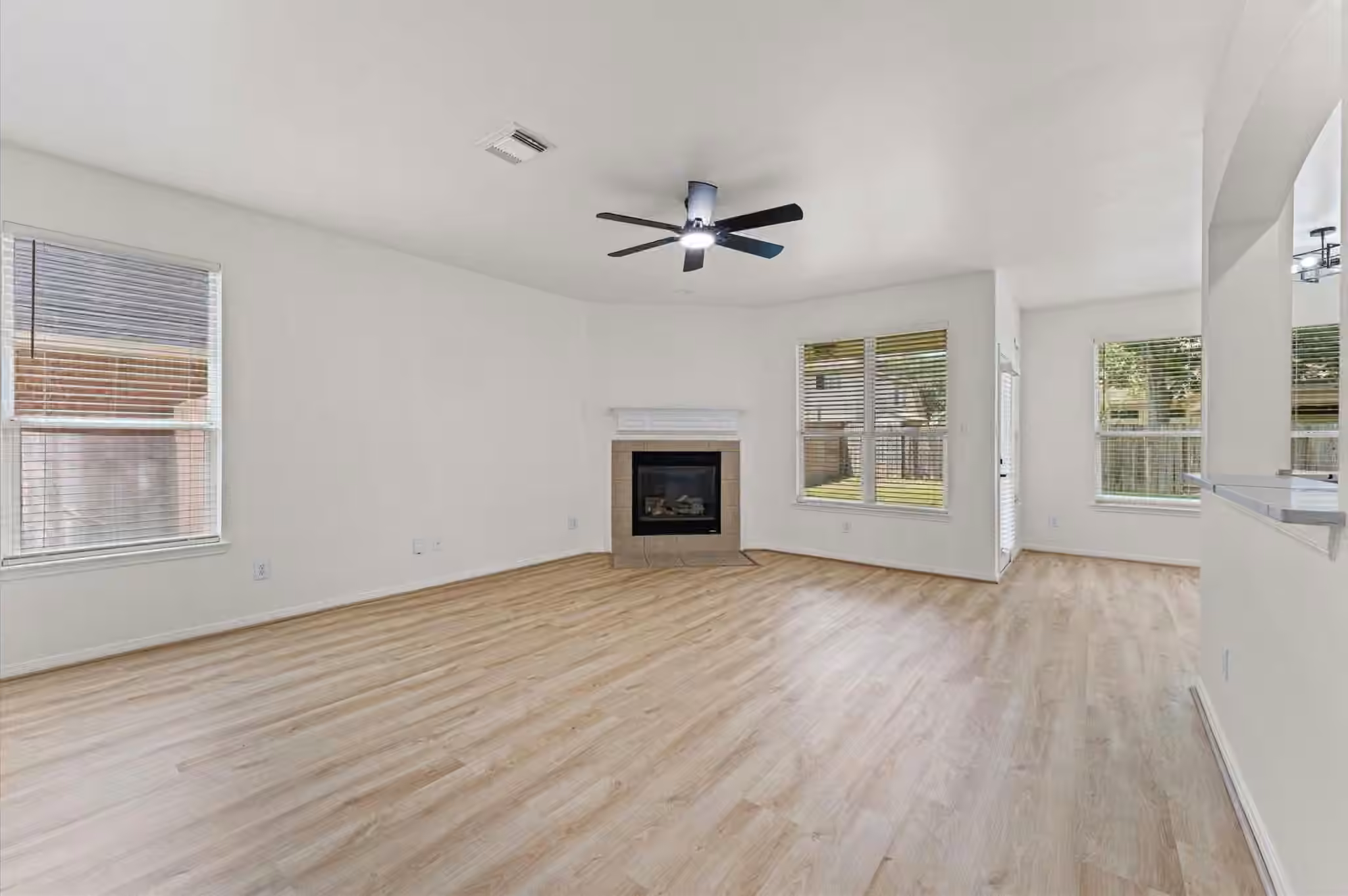 Photo 6 of 4923 Harbor Glen Lane, Houston, TX