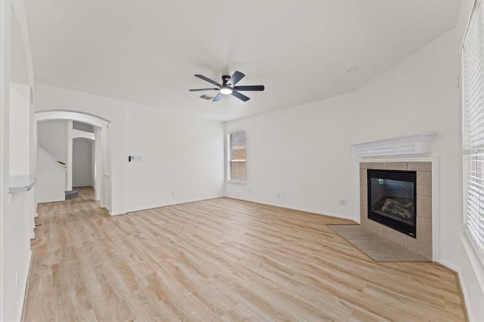 Photo 7 of 4923 Harbor Glen Lane, Houston, TX
