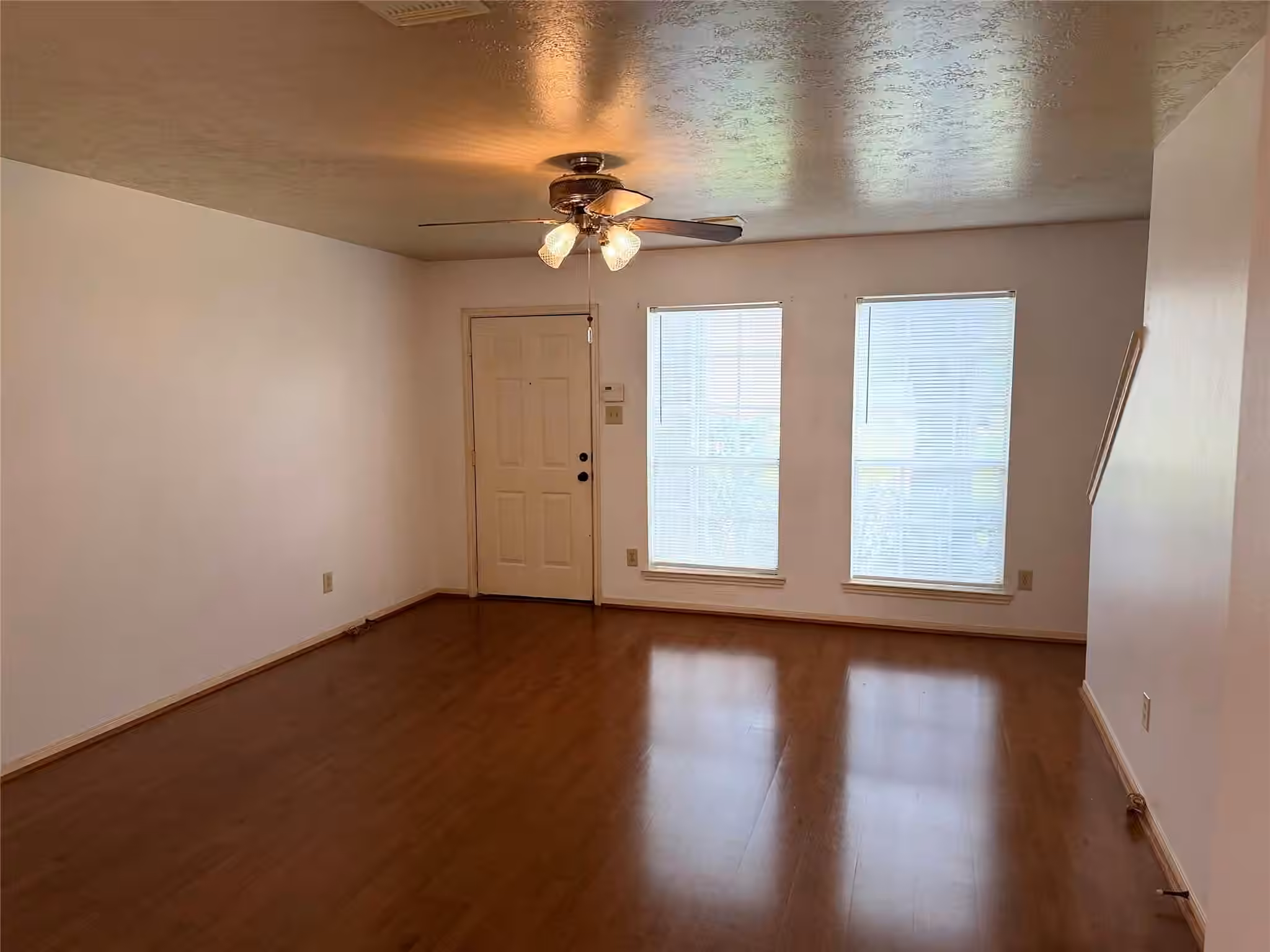 Photo 4 of 1036 Birnham Woods Boulevard, Pasadena, TX