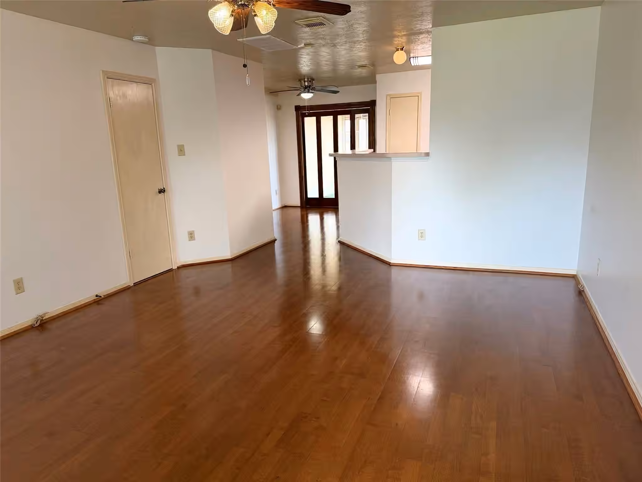 Photo 5 of 1036 Birnham Woods Boulevard, Pasadena, TX
