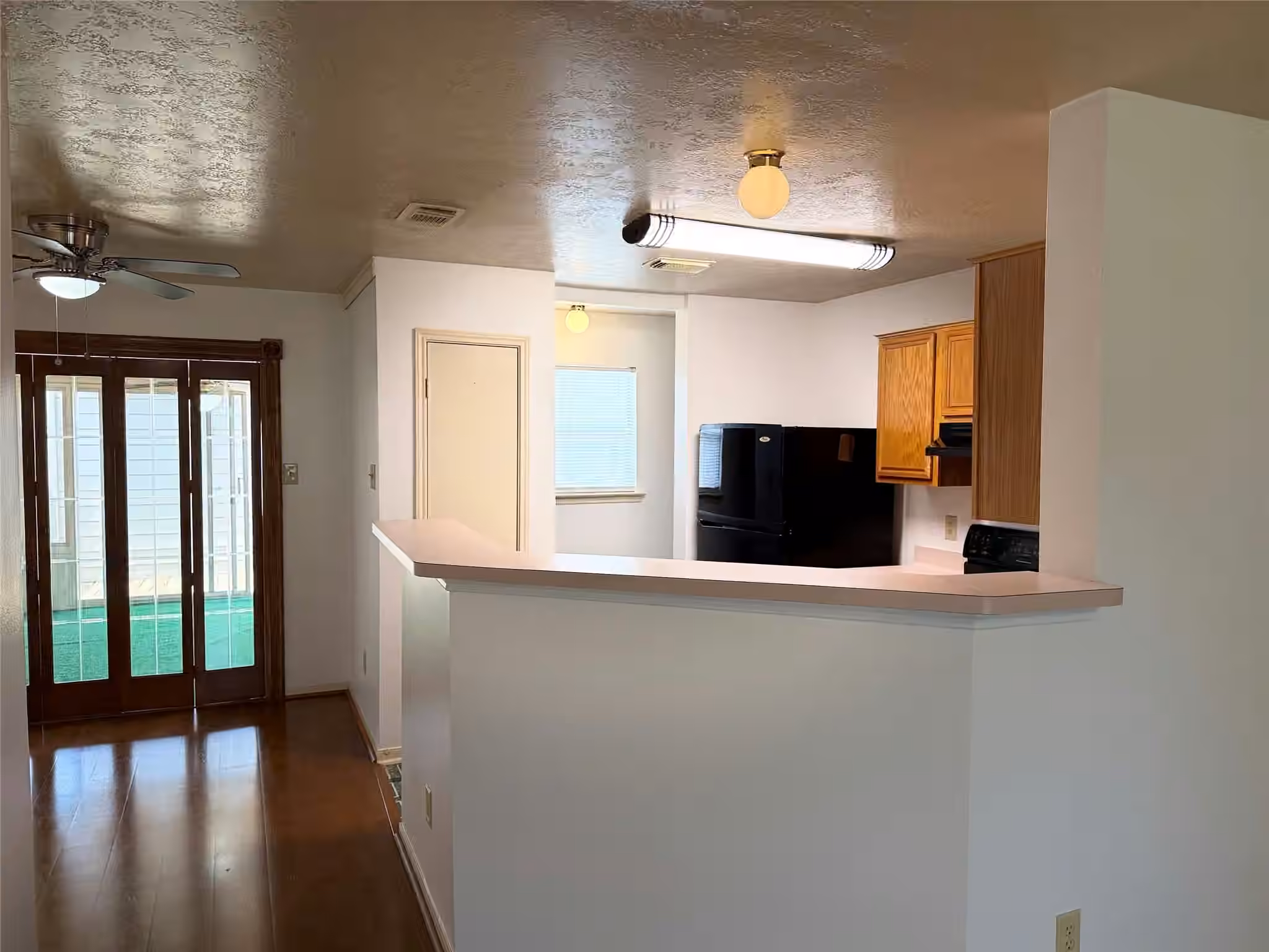 Photo 6 of 1036 Birnham Woods Boulevard, Pasadena, TX