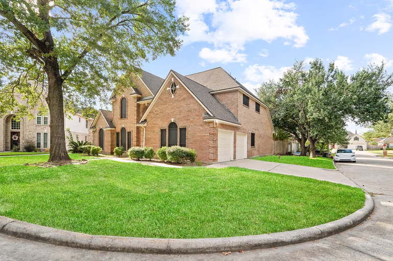 Photo 2 of 8111 Morningbrook Court, Spring, TX