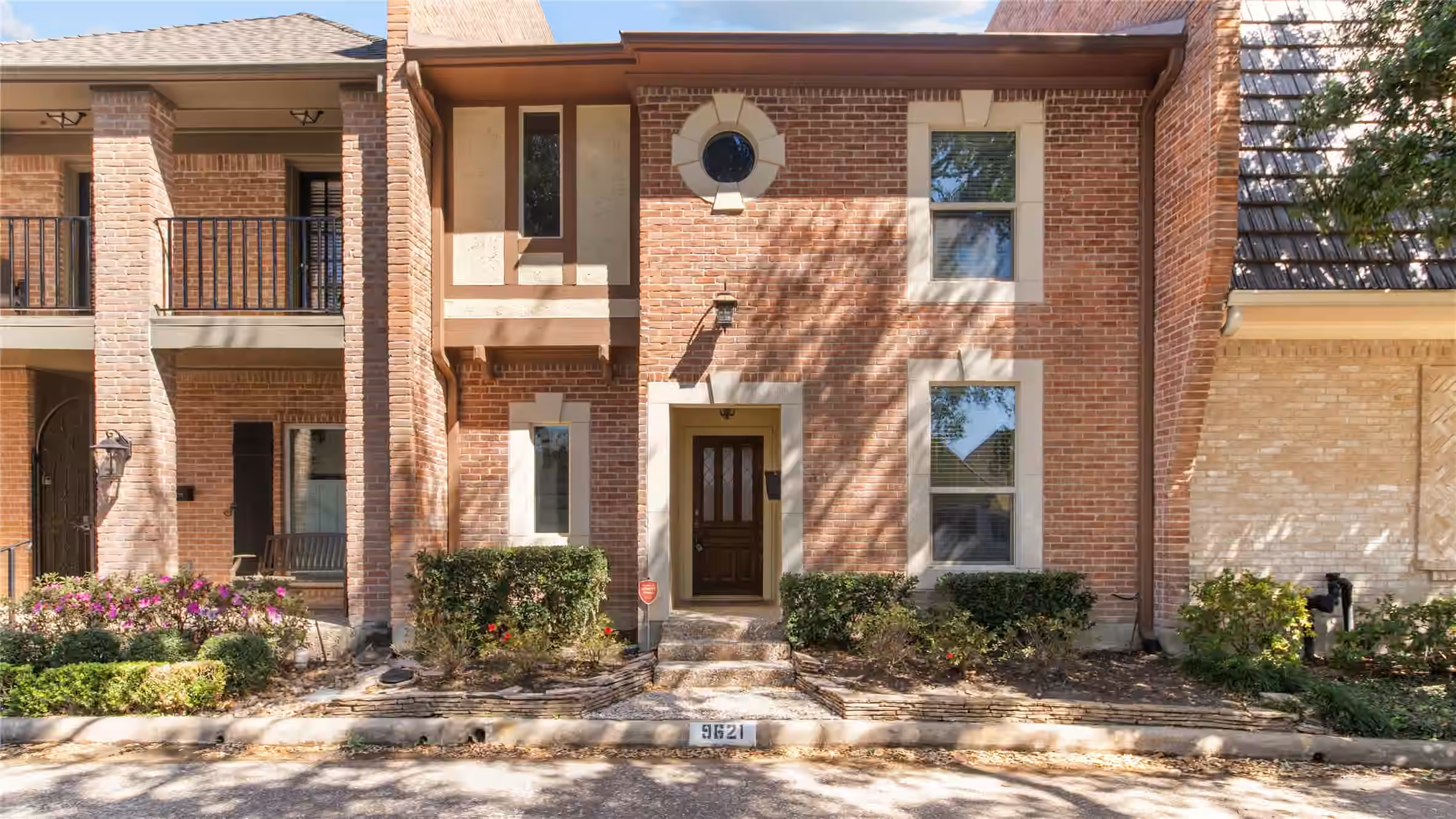Photo 4 of 9621 Longmont Drive, Houston, TX