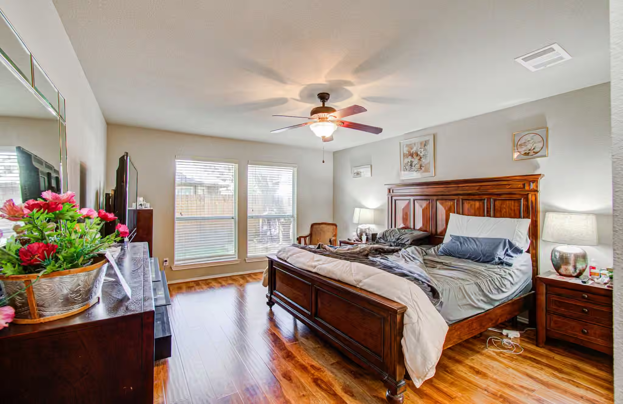 Photo 4 of 957 Oak Terrace Drive, Willis, TX