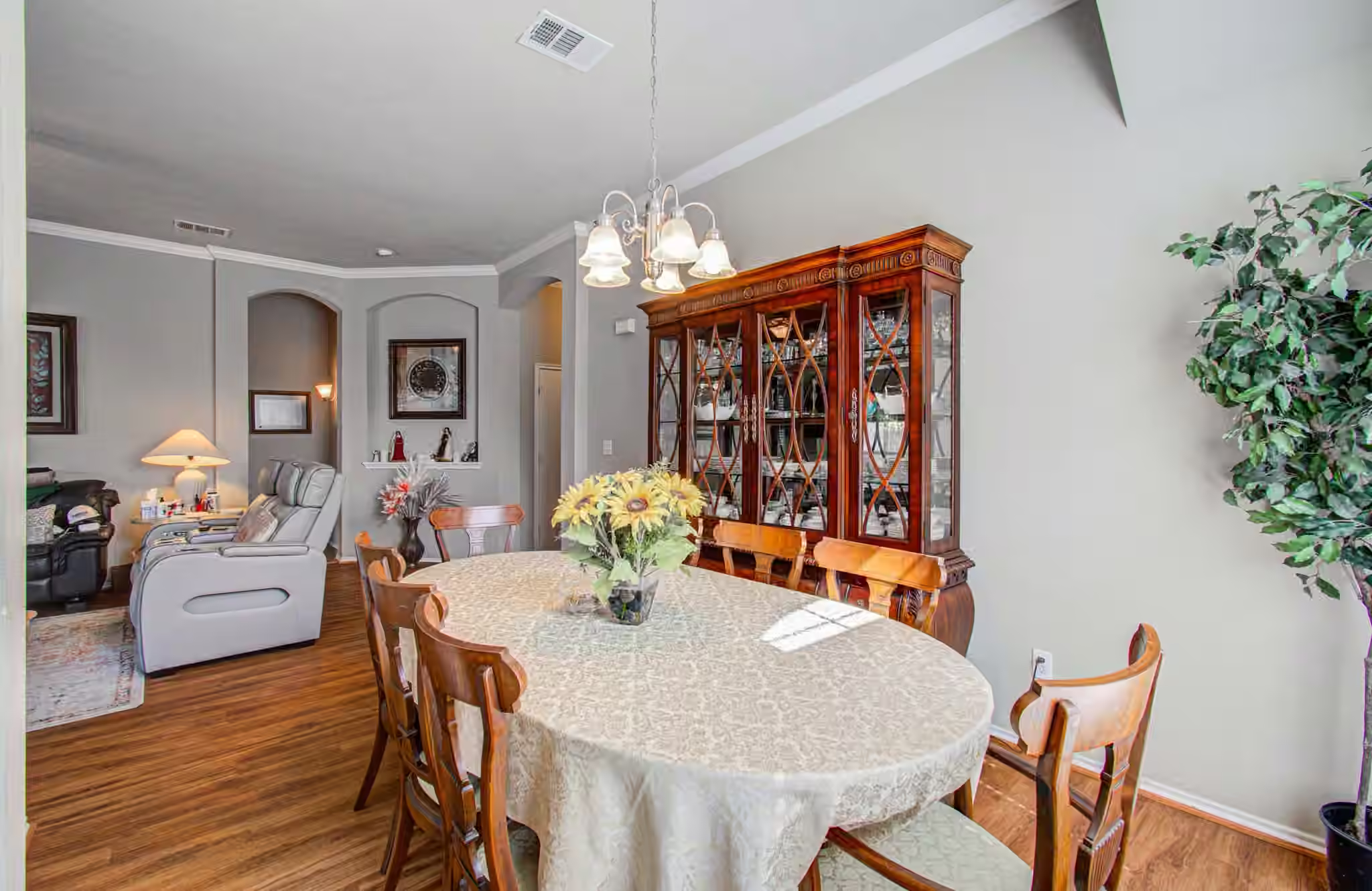 Photo 5 of 957 Oak Terrace Drive, Willis, TX