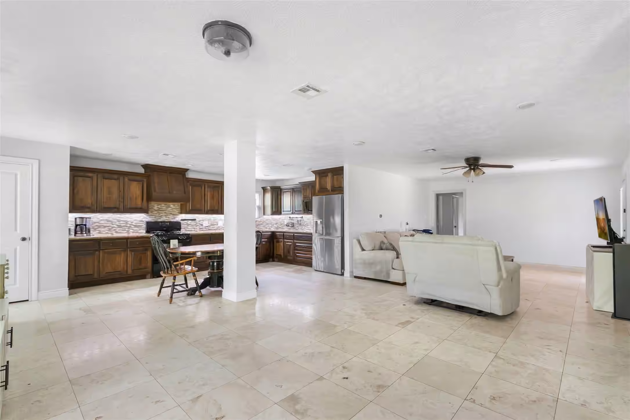 Photo 5 of 2543 Fountain View Street, New Caney, TX
