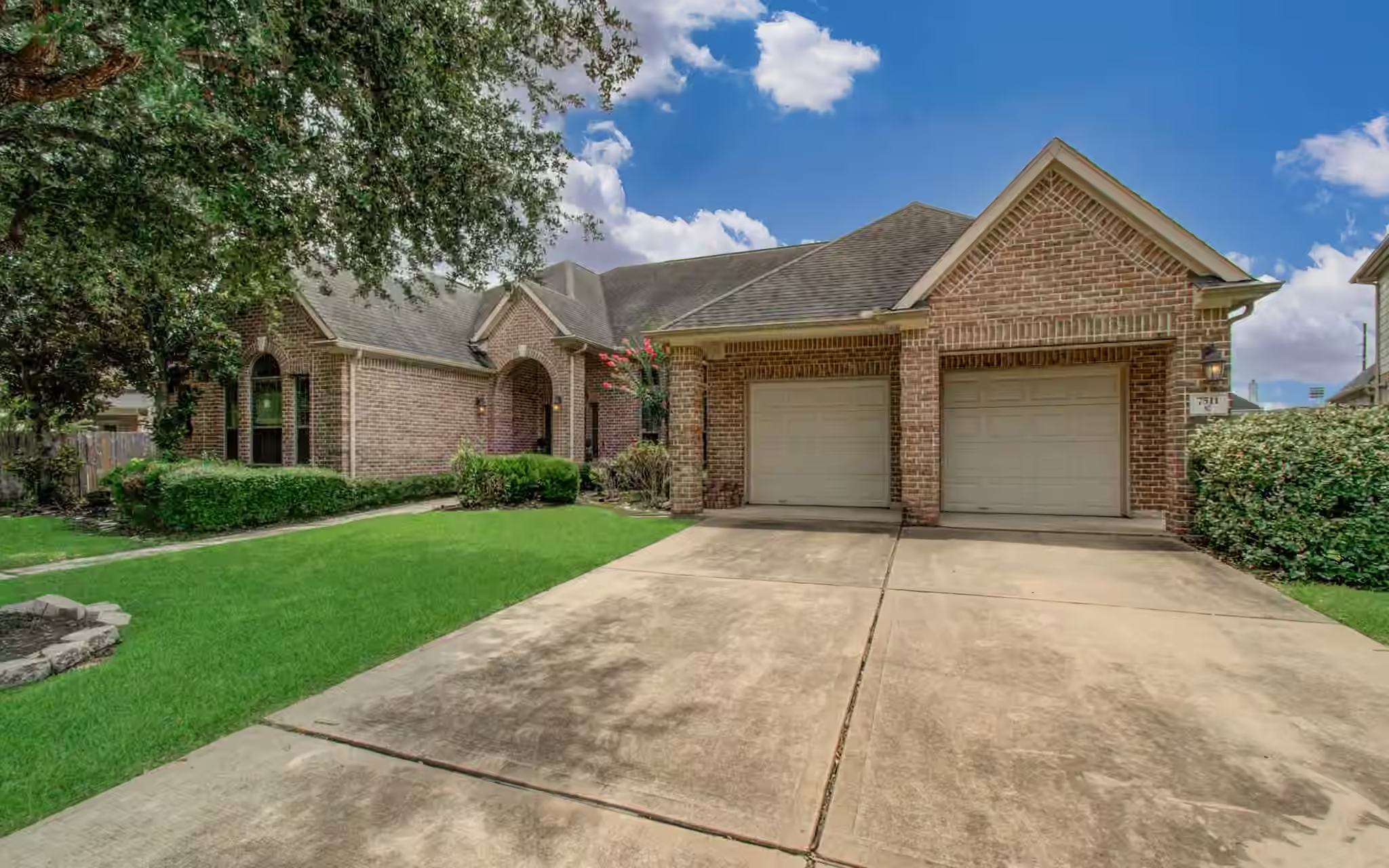 Photo 2 of 7511 Shadow Terrace Lane, Richmond, TX