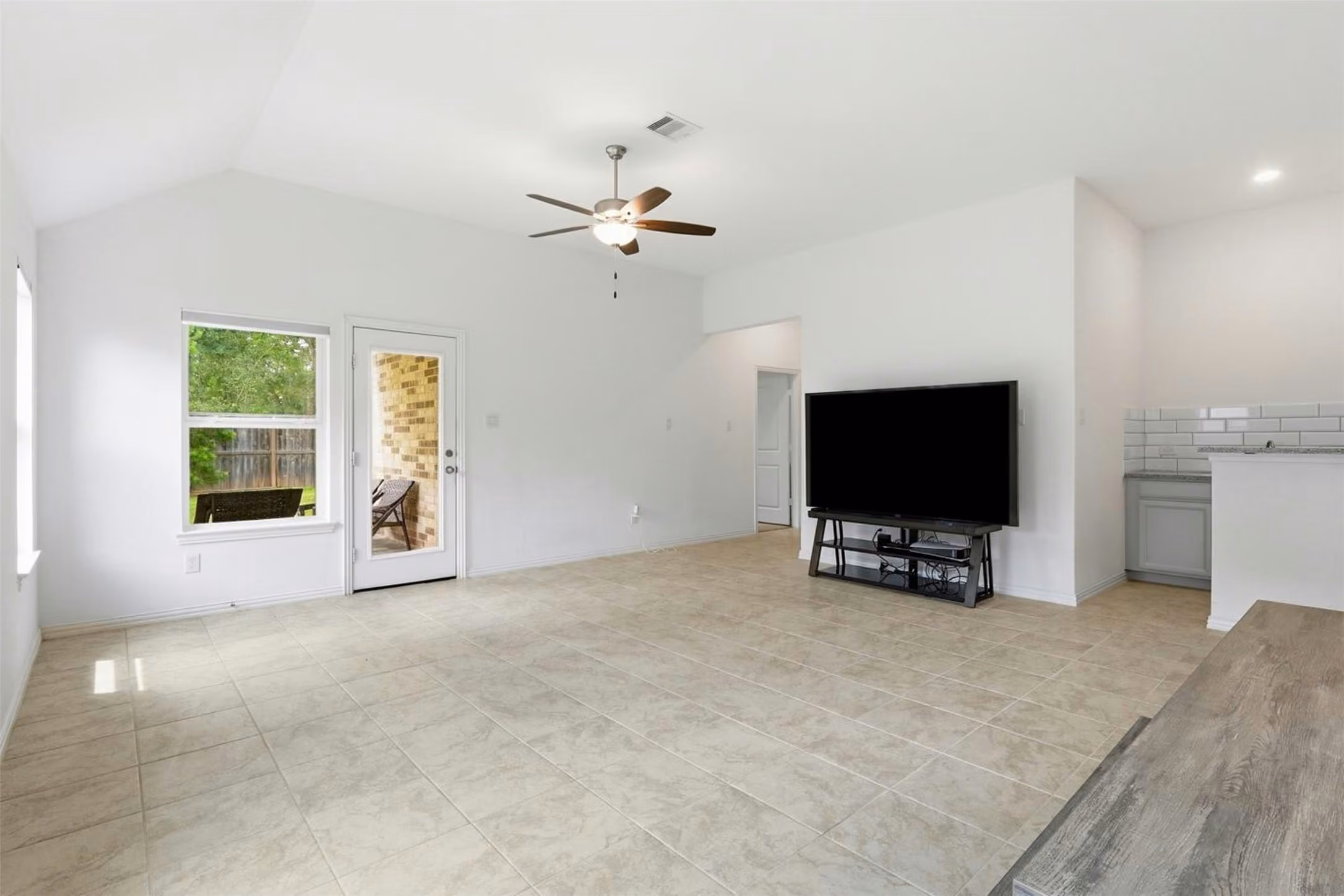 Photo 7 of 297 Scarlet Maple Way, Willis, TX