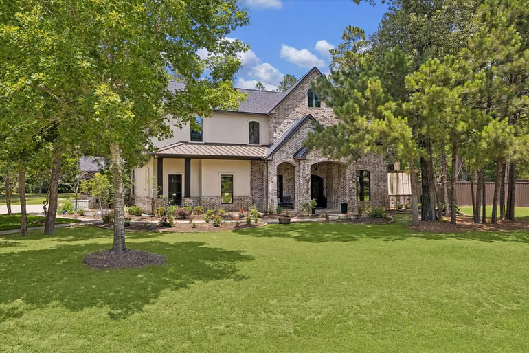 Photo 3 of 1030 Trailwood Estates Drive, Magnolia, TX
