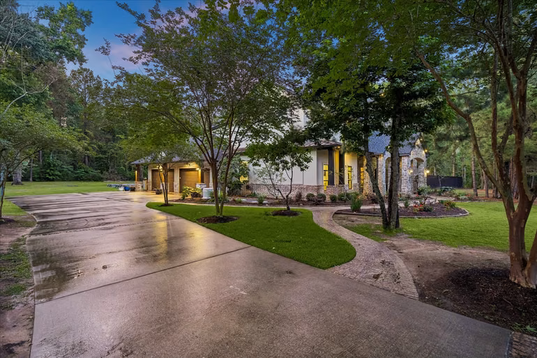 Photo 7 of 1030 Trailwood Estates Drive, Magnolia, TX