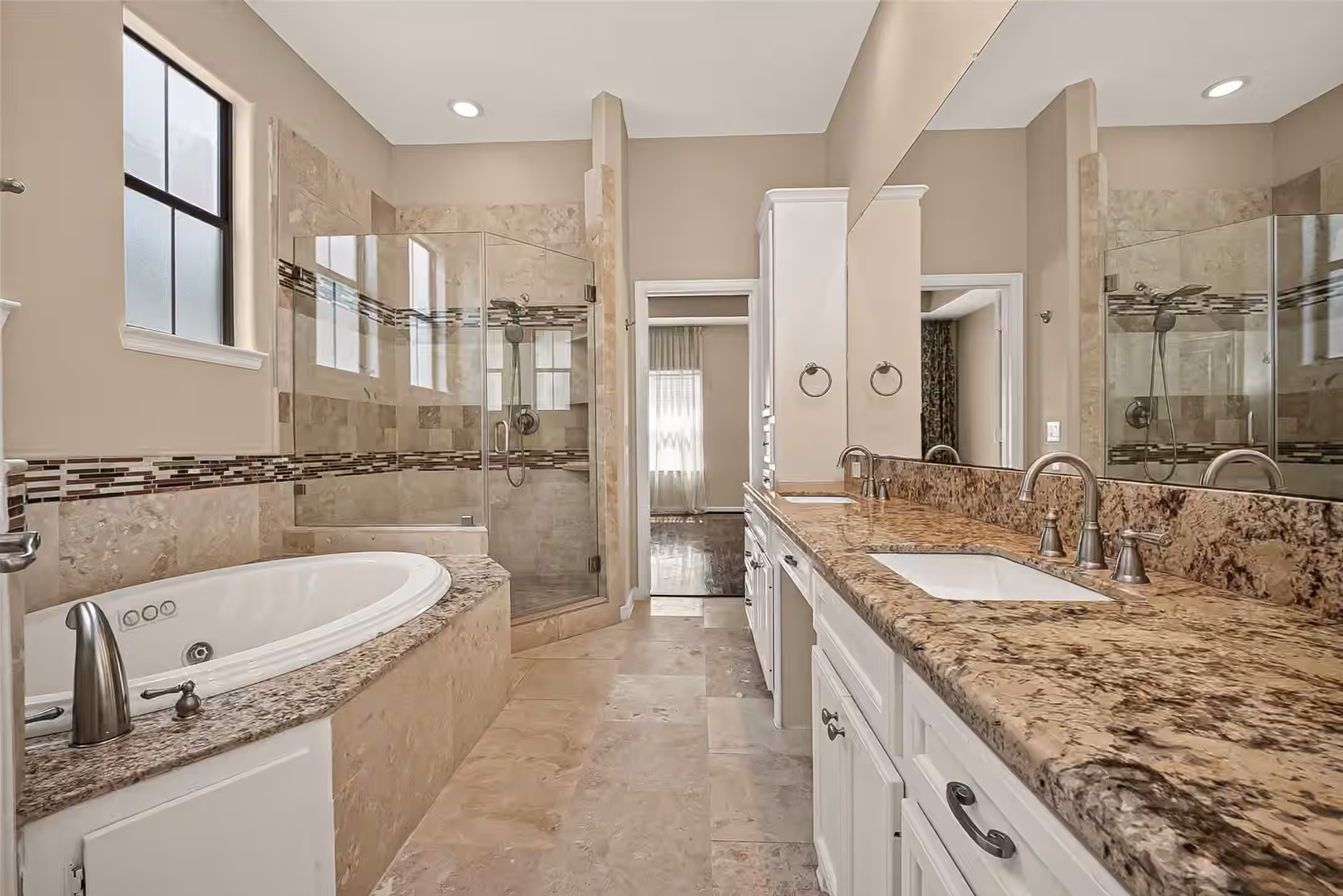 Photo 4 of 546 Bomar Street, Houston, TX