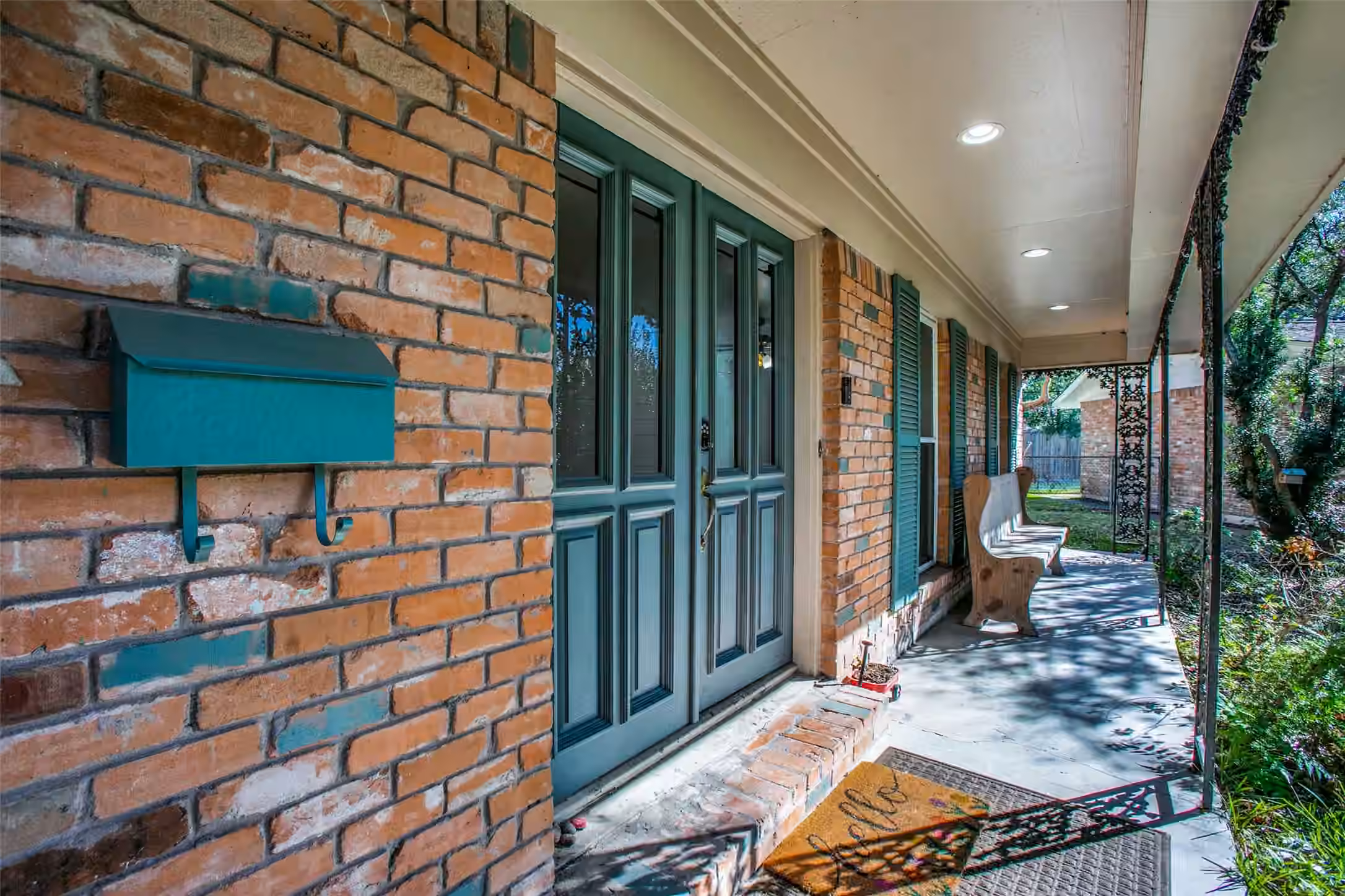 Photo 3 of 8503 Manhattan Drive, Houston, TX