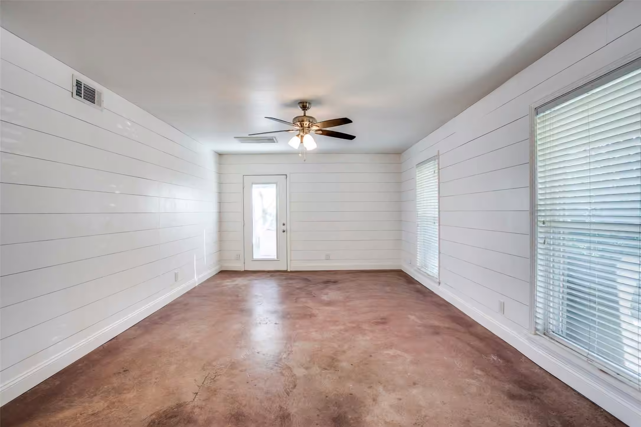 Photo 6 of 8503 Manhattan Drive, Houston, TX