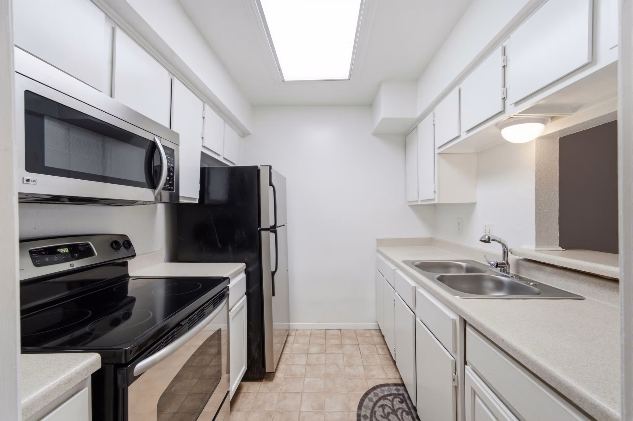 Photo 5 of 4629 Wild Indigo Street 581, Houston, TX