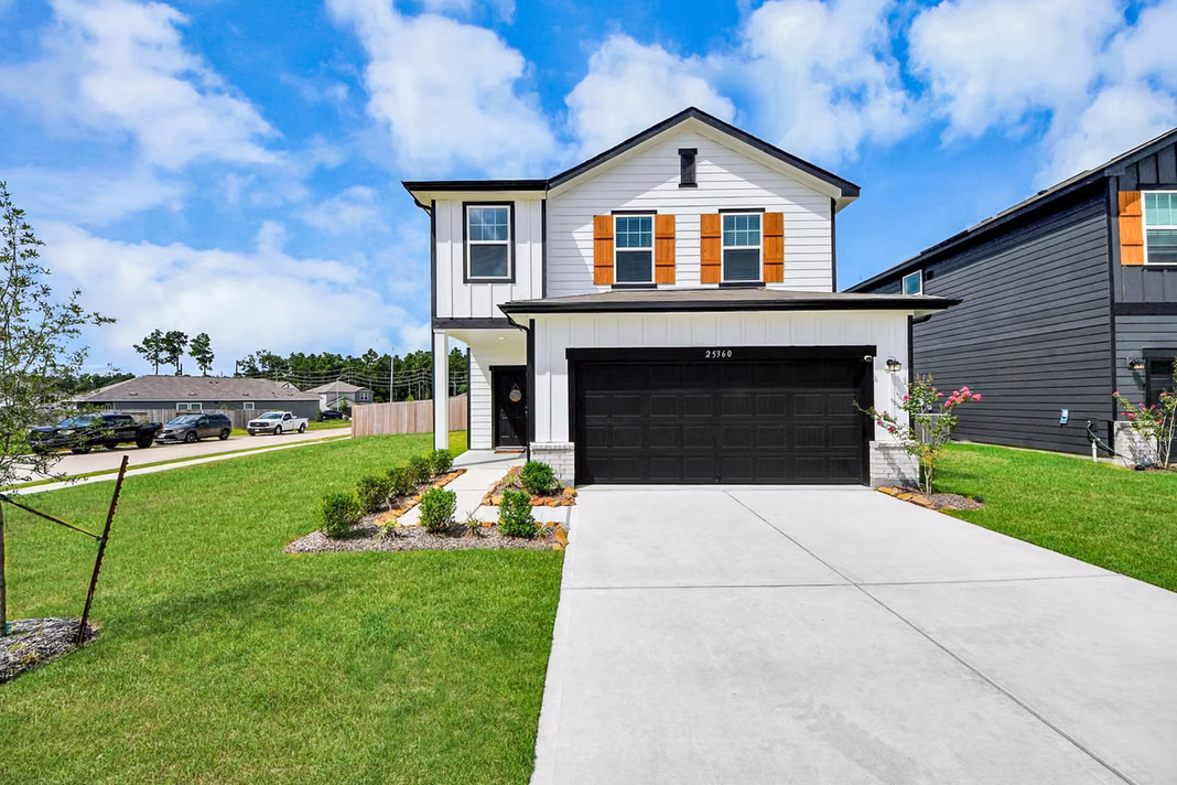Photo 2 of 25360 Stoneham Creek Drive, Magnolia, TX