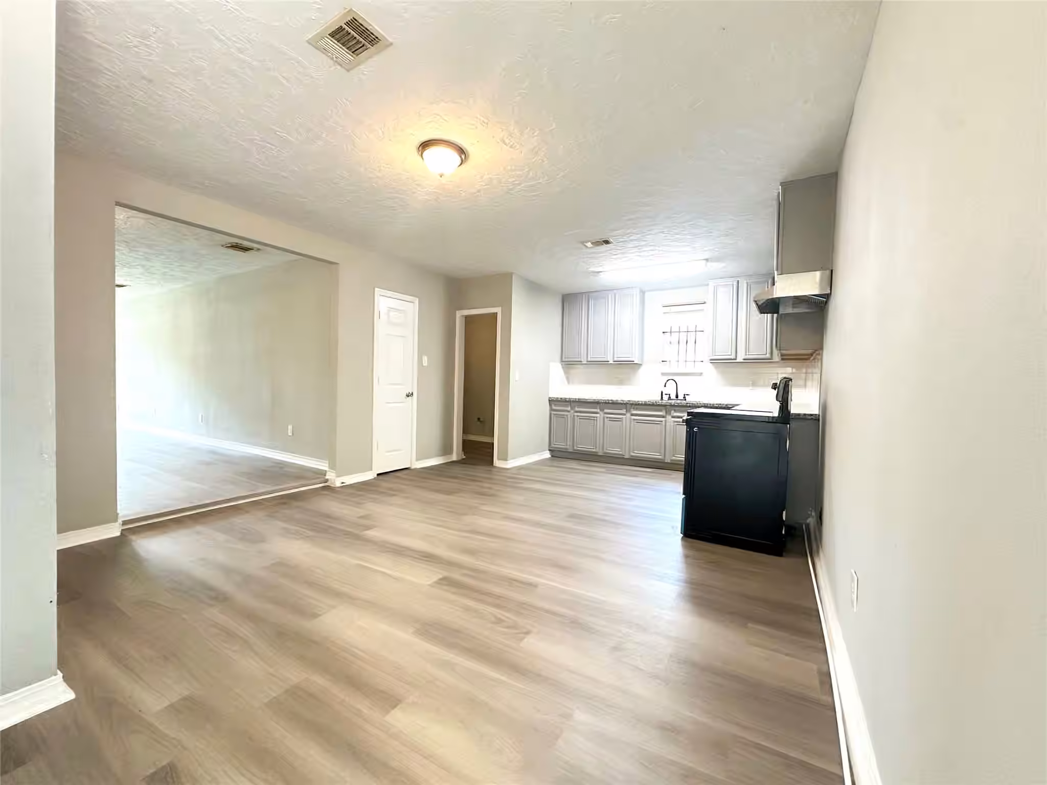 Photo 5 of 3309 Tangerine Street, Houston, TX