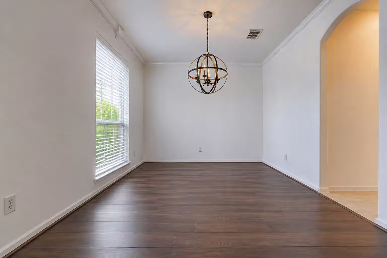 Photo 3 of 1802 Oak Lodge Drive, Pearland, TX
