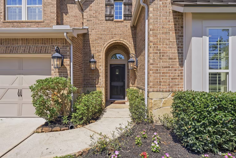 Photo 4 of 31406 Postwood Oaks Court, Spring, TX