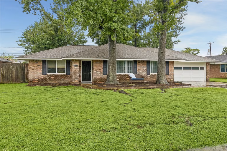 Photo 6 of 8923 Blankenship Drive, Houston, TX