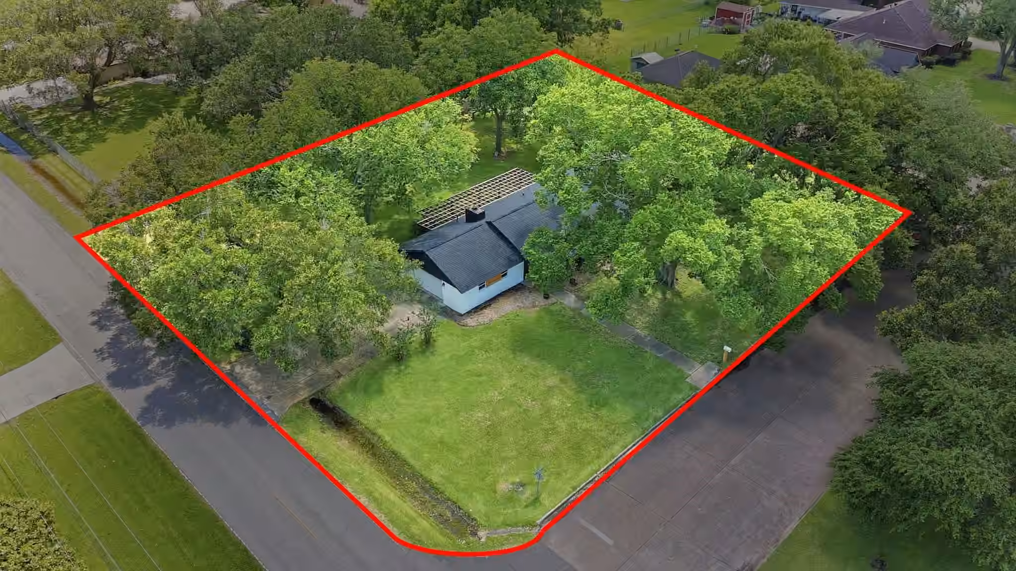 Photo 2 of 101 W Larkspur Drive, Alvin, TX