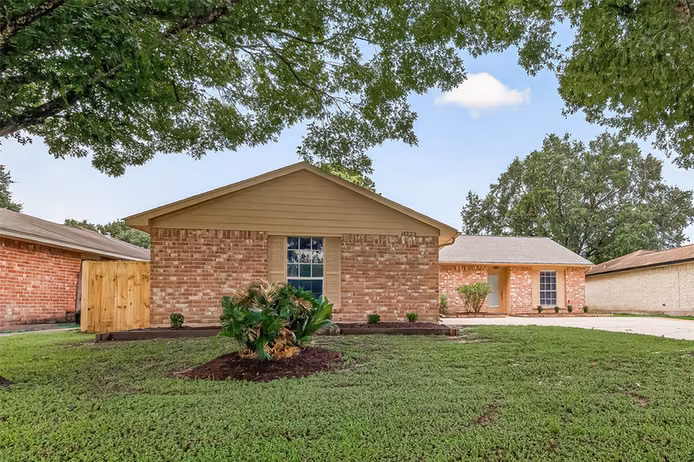 Photo 2 of 14223 Bateau Drive, Cypress, TX