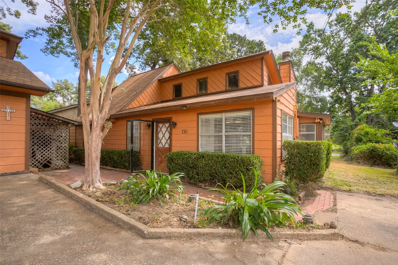 Photo 3 of 130 S Oak Bluff Drive, Trinity, TX