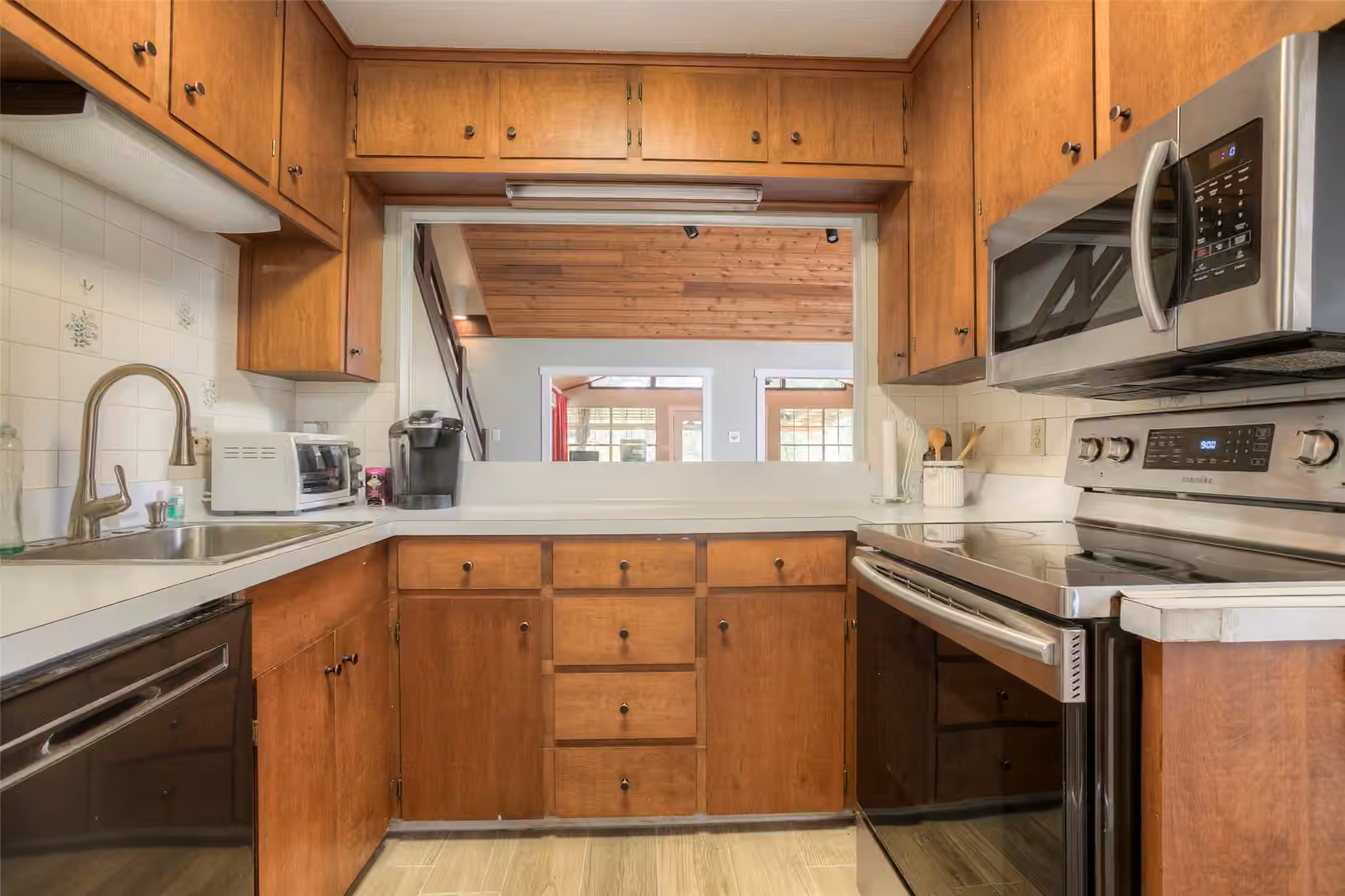 Photo 7 of 130 S Oak Bluff Drive, Trinity, TX