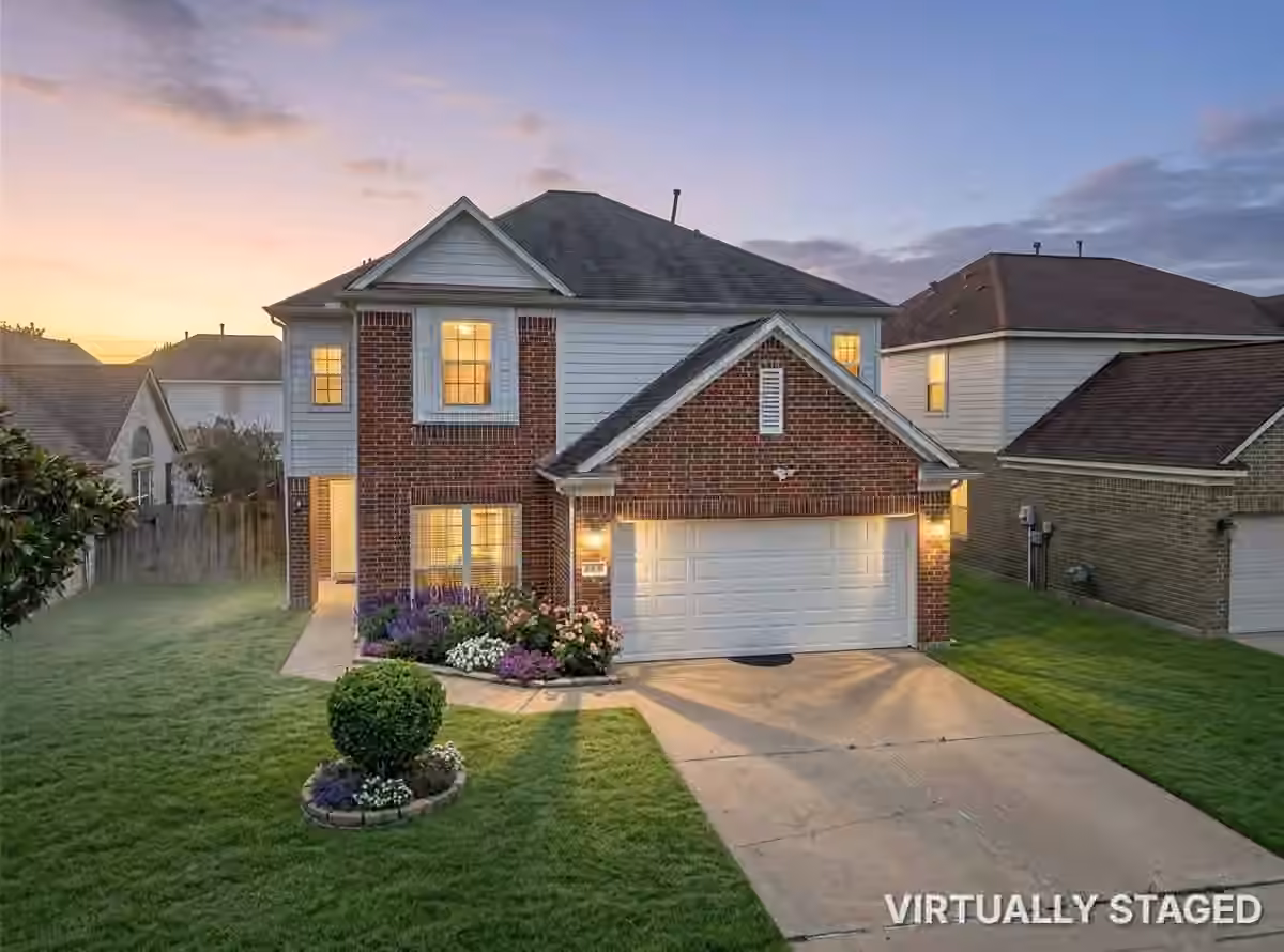 Photo 2 of 2706 Oak Ridge Park Drive, Houston, TX