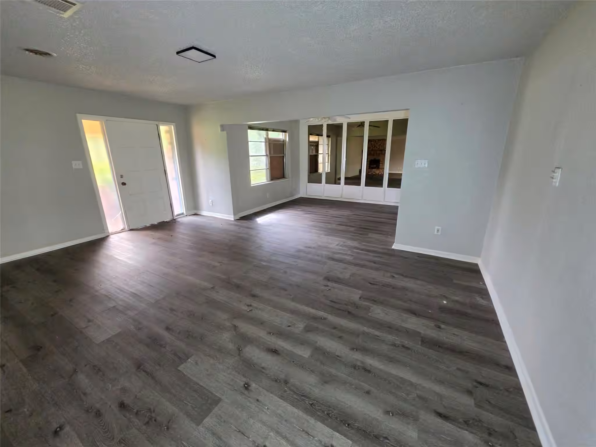 Photo 5 of 803 Avenue C, Sweeny, TX