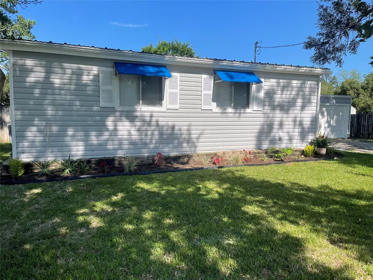Photo of 218 N Ormsby Street, Alvin, TX