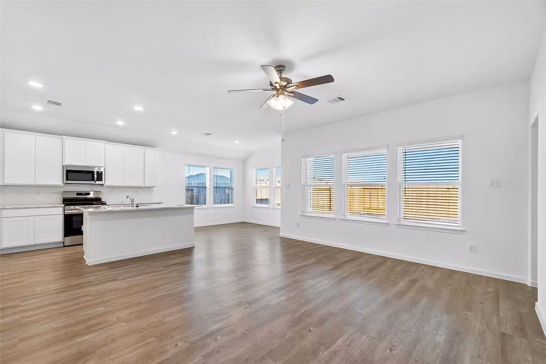 Photo 6 of 12612 Canyon Falls Boulevard, Willis, TX