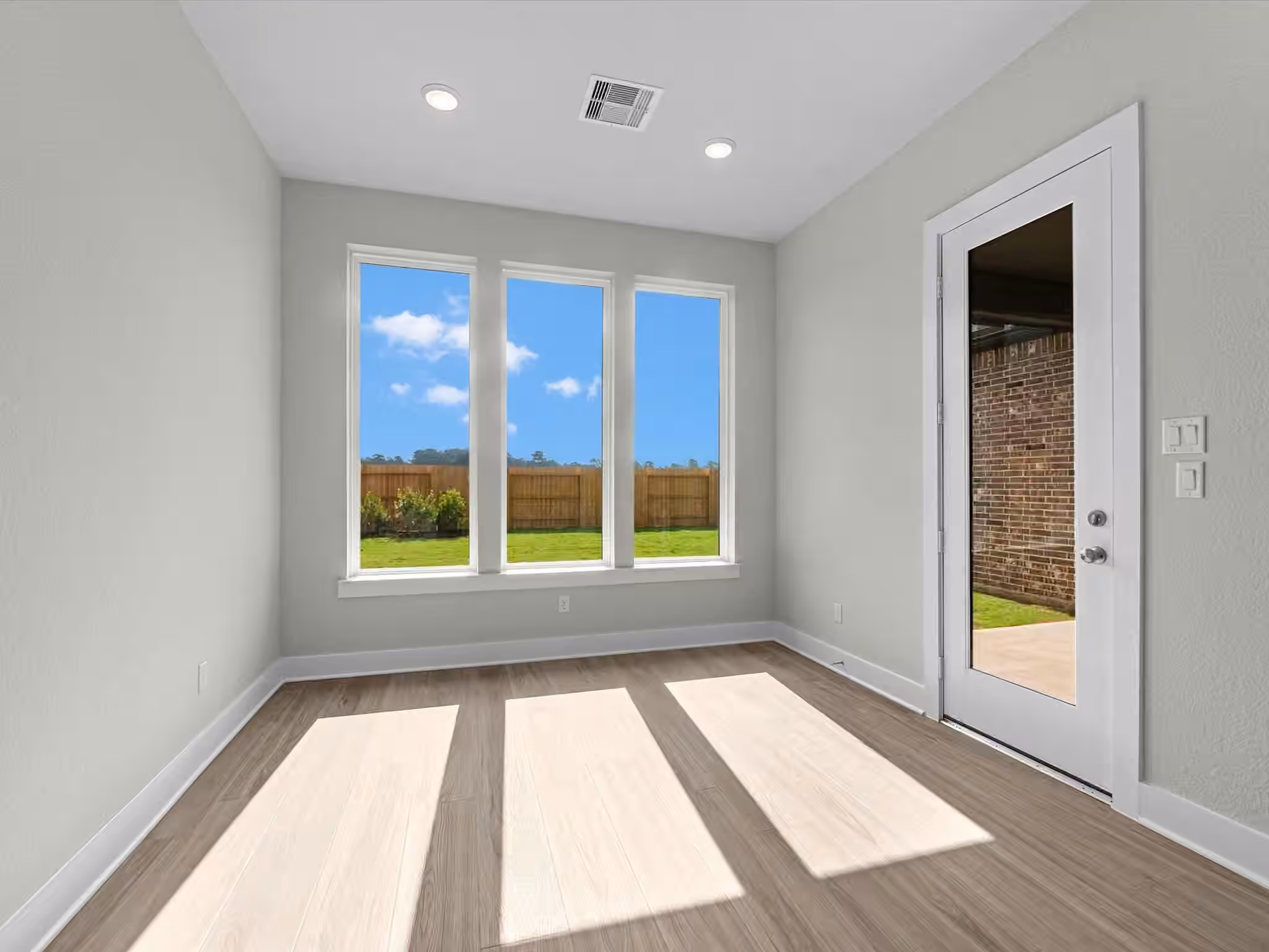 Photo 5 of 22622 Ruby Forest Road, Tomball, TX