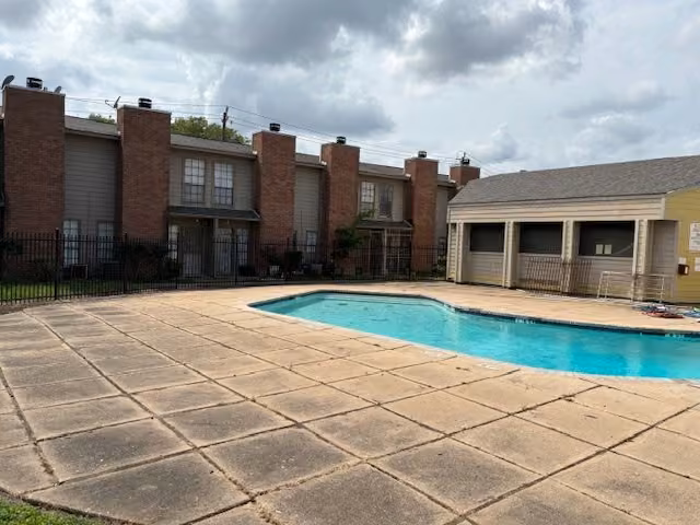 Photo 5 of 10501 South Drive 246, Houston, TX