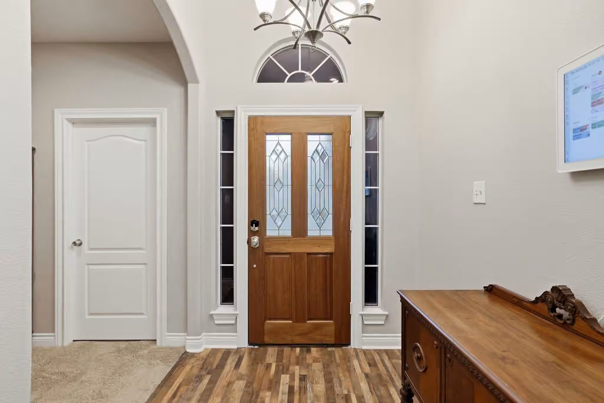 Photo 5 of 199 Kings Point Street, Conroe, TX