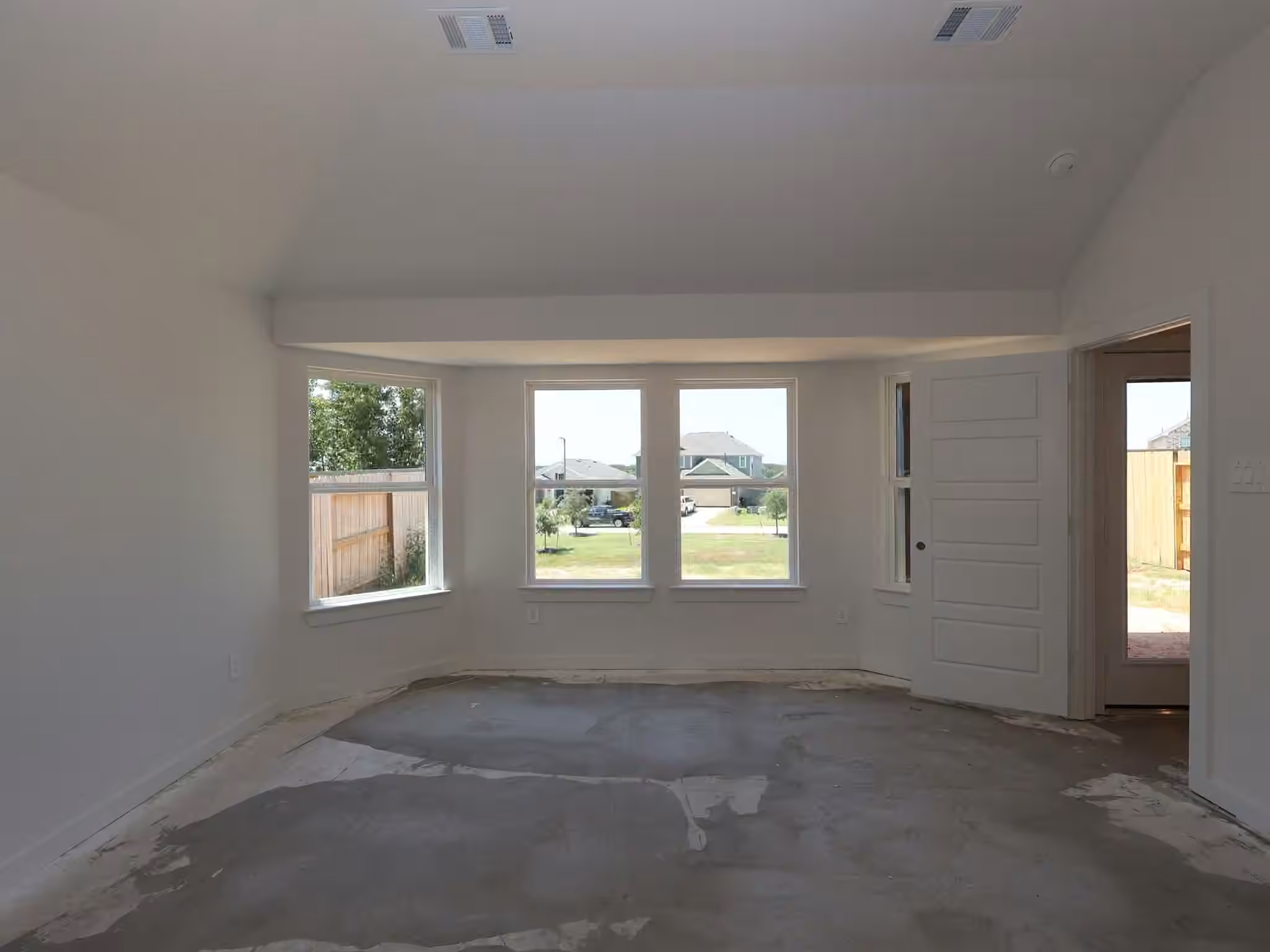 Photo 5 of 10322 Navarro Path, Montgomery, TX