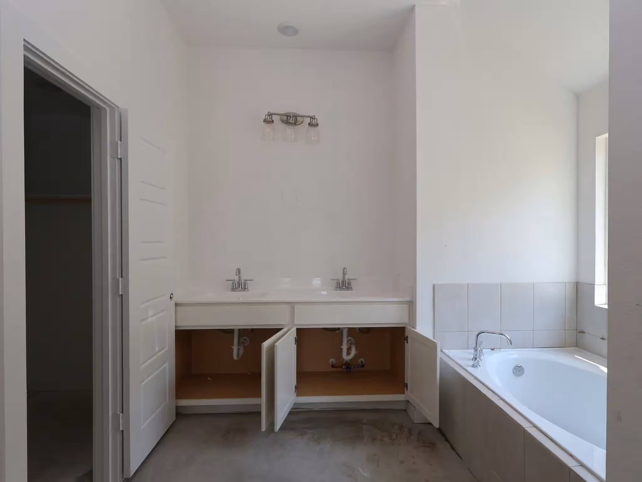 Photo 7 of 10322 Navarro Path, Montgomery, TX