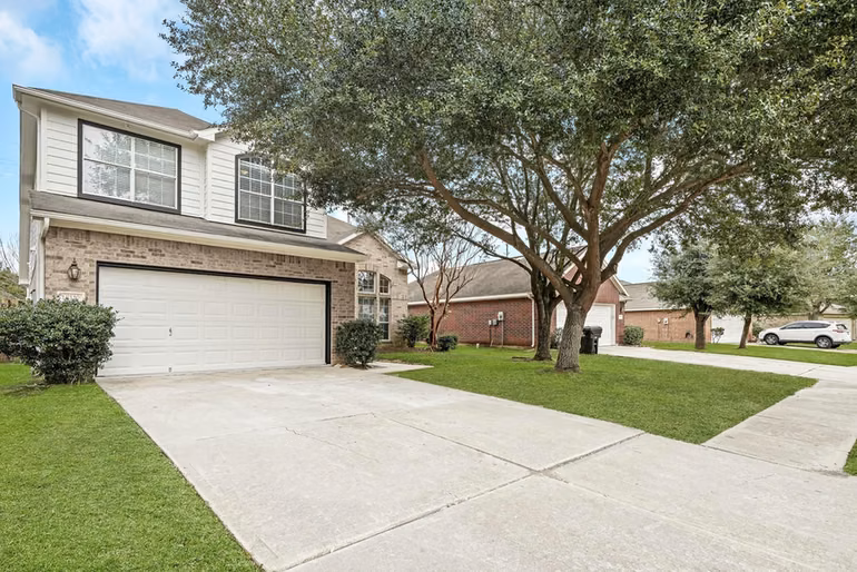 Photo 2 of 15110 Brookwood Bridge Lane, Sugar Land, TX