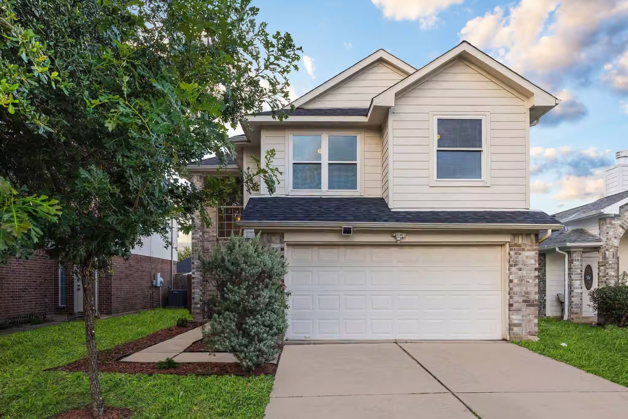 Photo 3 of 6726 Windy River Lane, Katy, TX