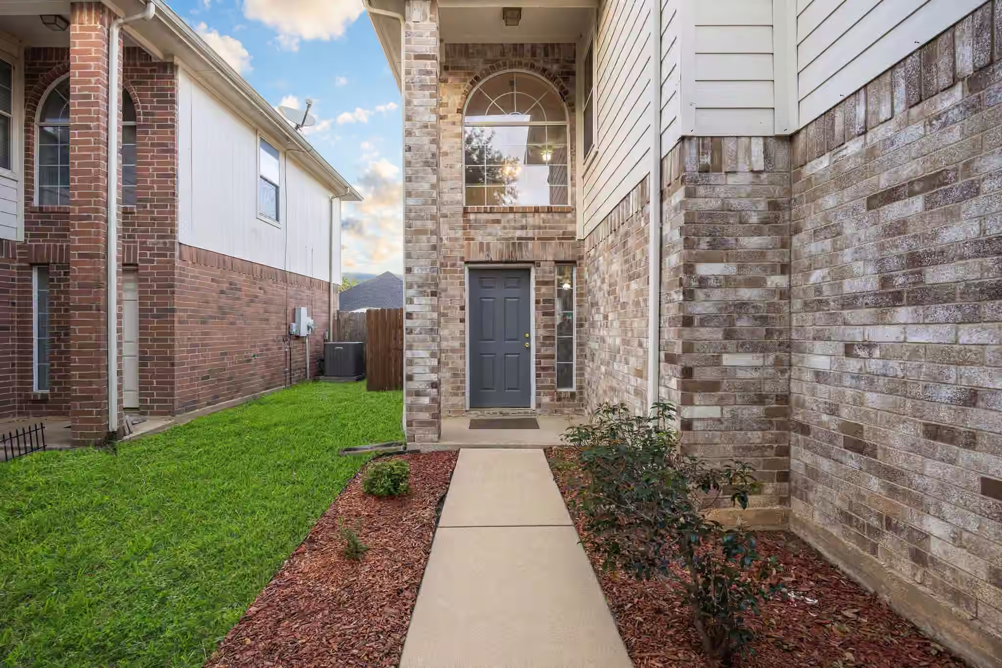 Photo 4 of 6726 Windy River Lane, Katy, TX